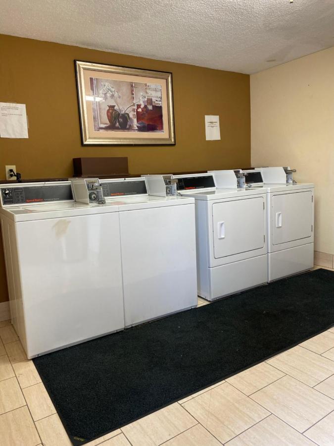 Travelodge By Wyndham Laurel Ft Meade Near Nsa Exterior foto